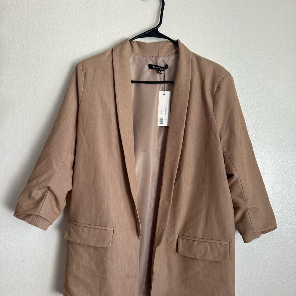 Tan Women's scrunch sleeve Blazer